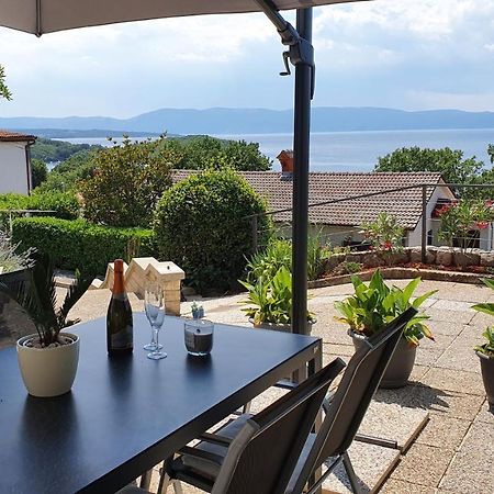 Divine View Apartma Njivice Eksteriør billede
