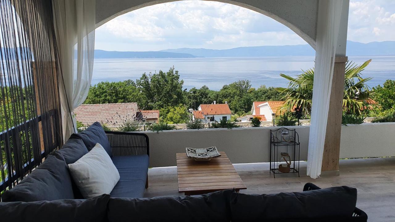 Divine View Apartma Njivice Eksteriør billede