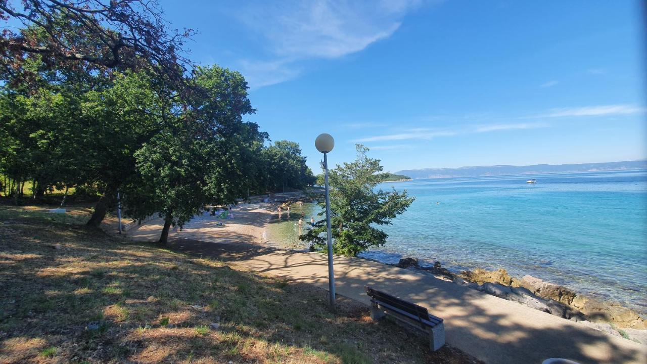 Divine View Apartma Njivice Eksteriør billede