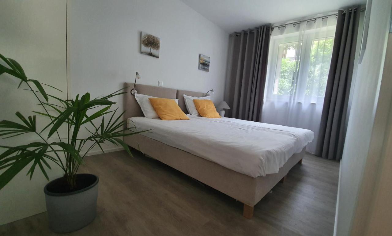 Divine View Apartma Njivice Eksteriør billede