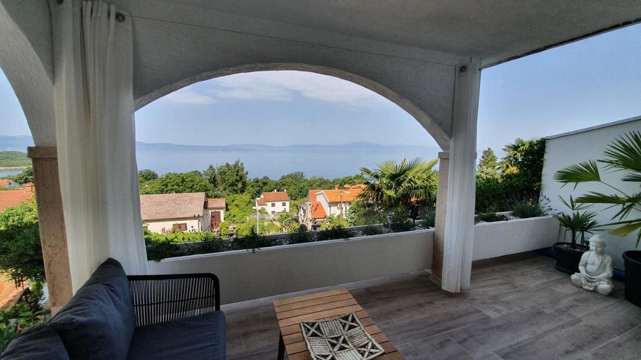 Divine View Apartma Njivice Eksteriør billede