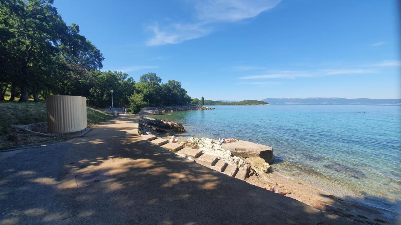 Divine View Apartma Njivice Eksteriør billede