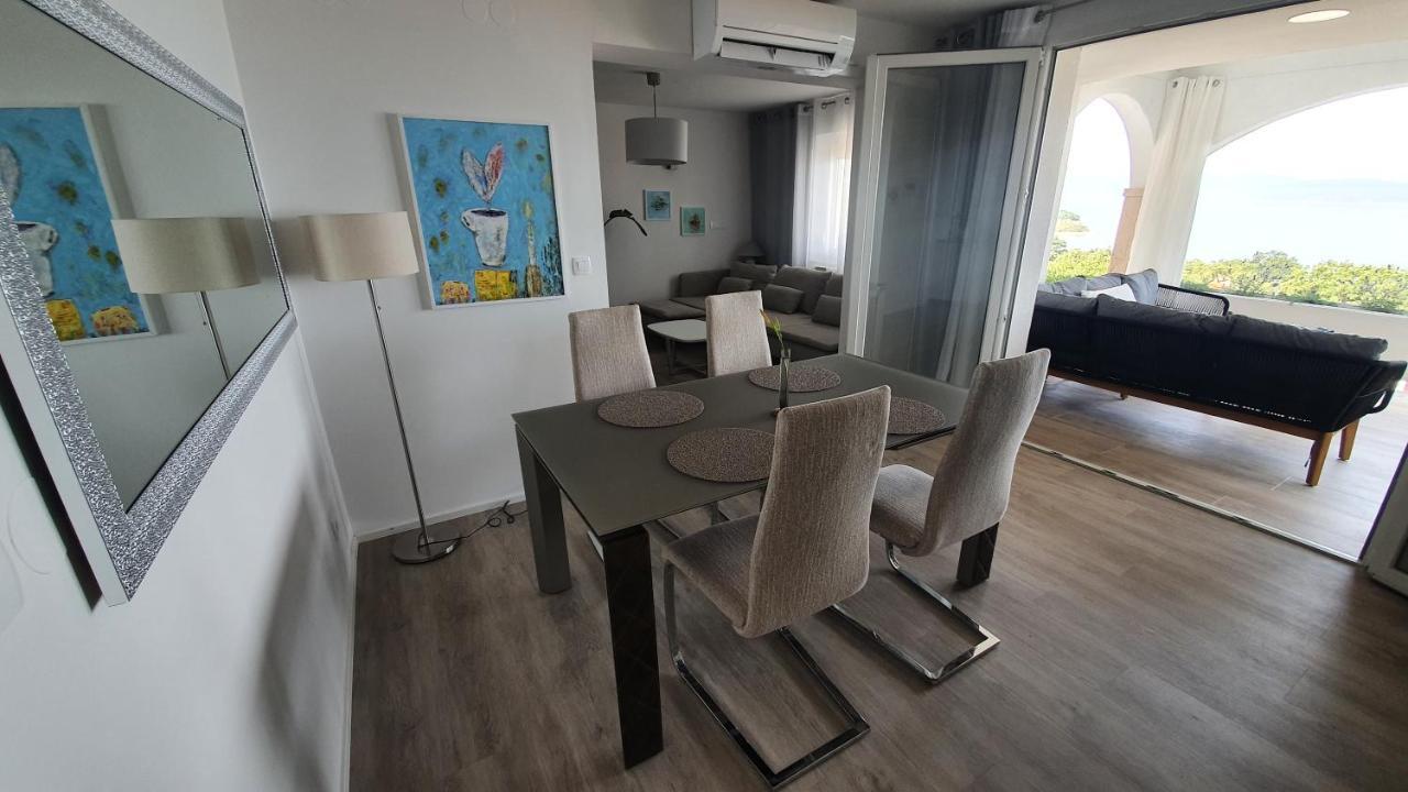 Divine View Apartma Njivice Eksteriør billede